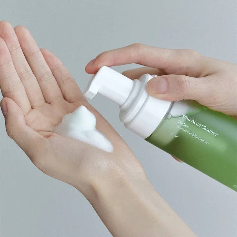 Celimax The Real Noni Moisture Balancing Bubble Cleanser